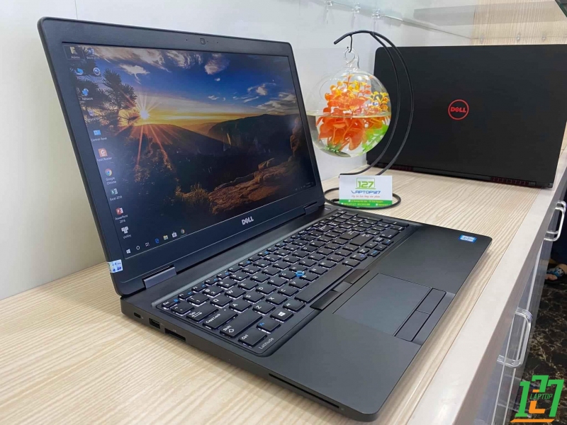 DELL LATITUDE E5570 HQ thumb