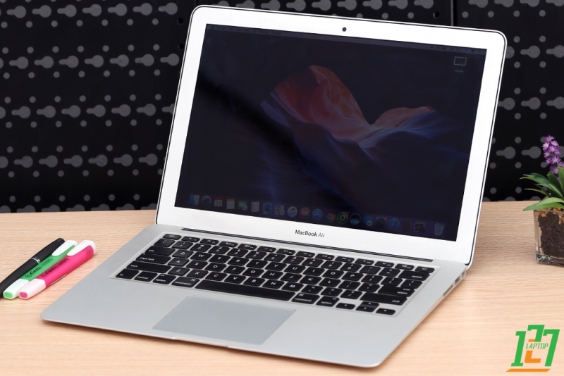 MACBOOK AIR 2017 13.3'' thumb