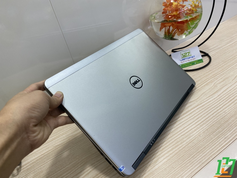 DELL LATITUDE E7240 thumb