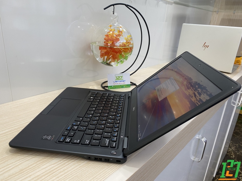 DELL LATITUDE E7250 thumb