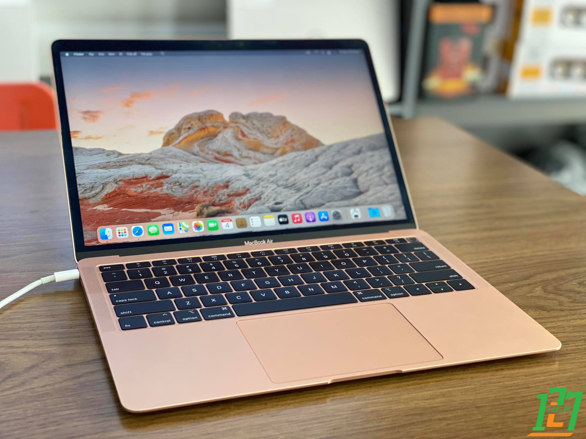 MACBOOK AIR 2020 ROSE GOLD