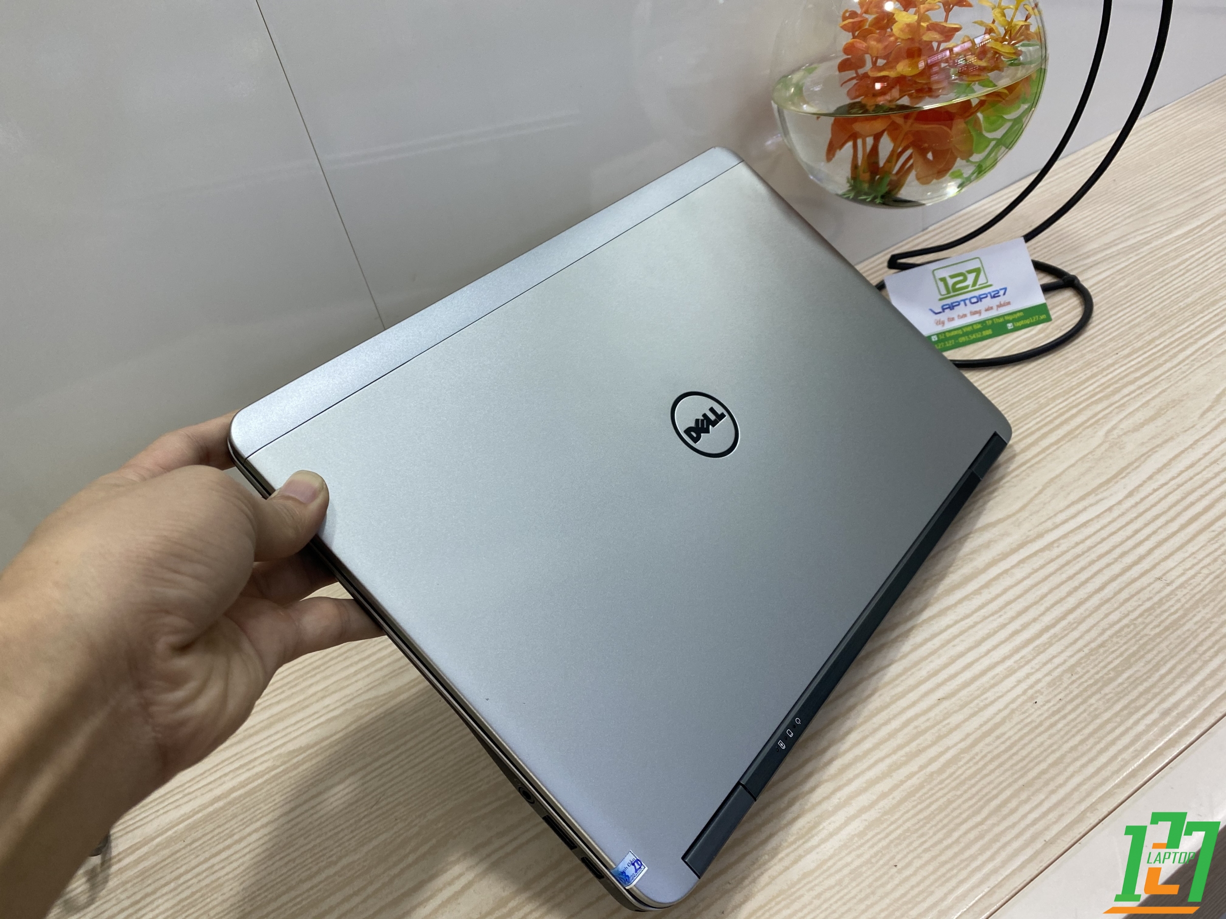 DELL LATITUDE E7240
