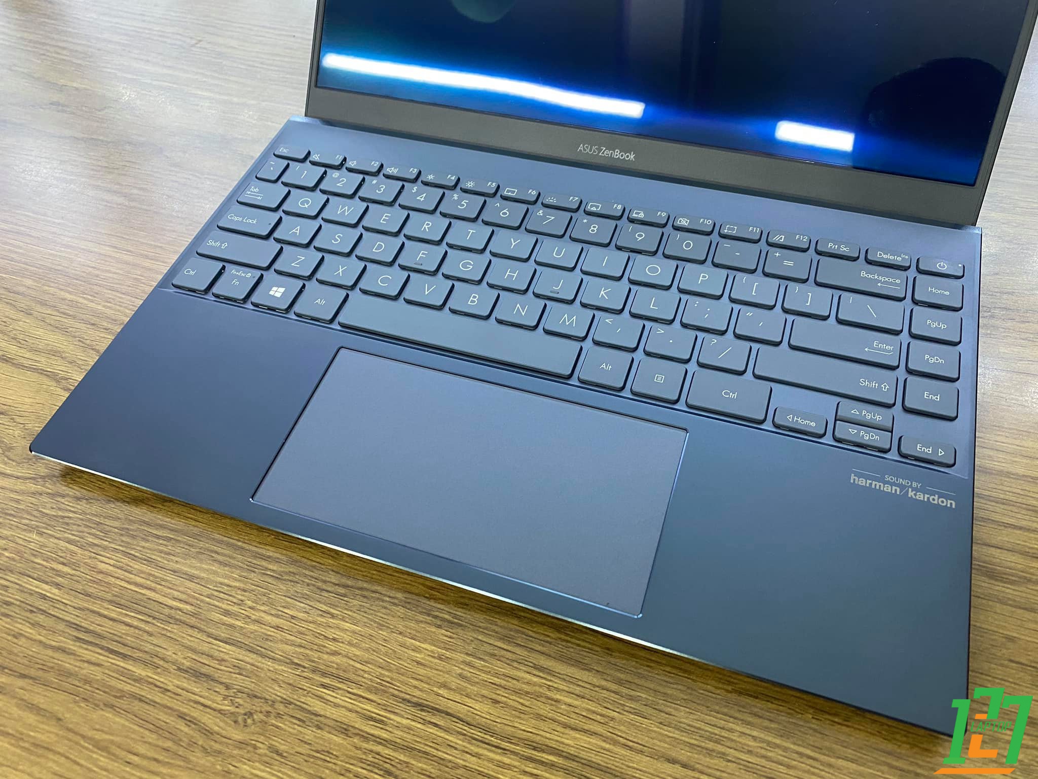 Asus Zenbook UX325 new 99,99%