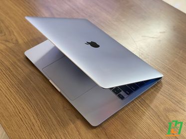 MACBOOK PRO 2018 Touch Bar