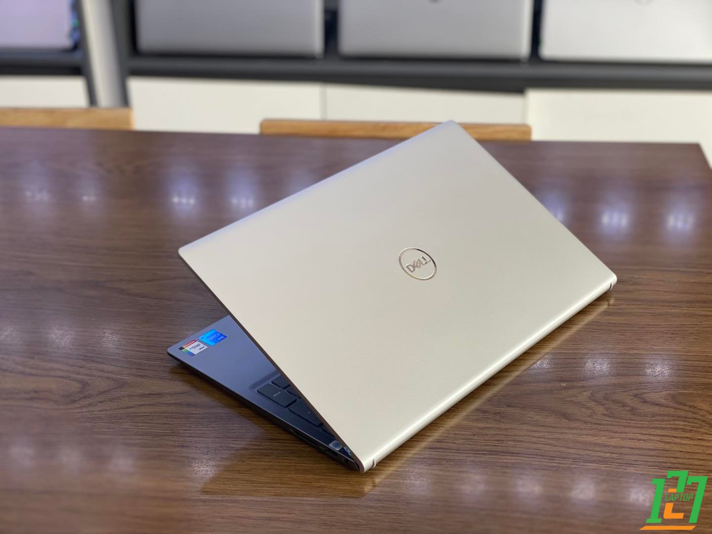 Dell Inspiron 15 5510 {new 100%}