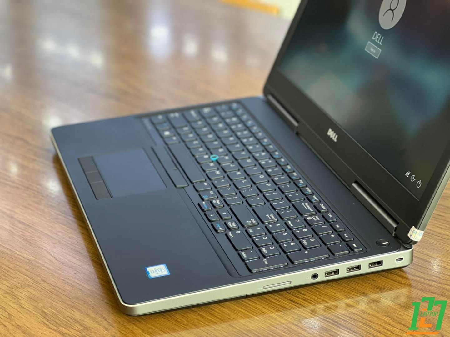 MÁY TRẠM DELL PRECISION 7520