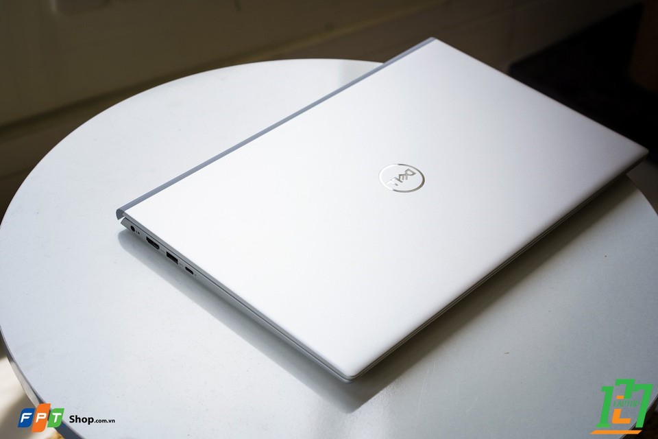 DELL Inspiron 15 N5505 R5 new 99%